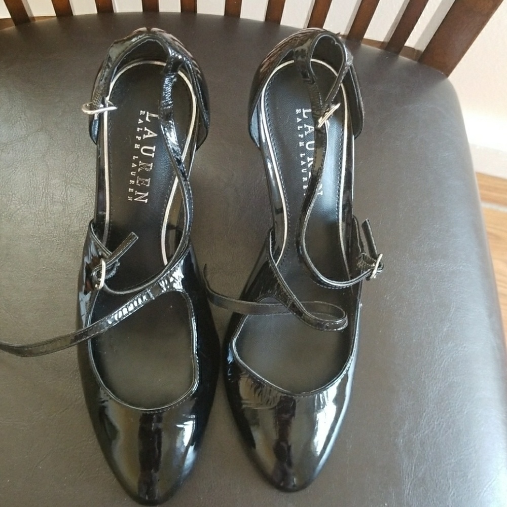 Heeled pump